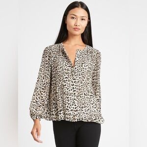 NWT Banana Republic pleated leopard print blouse in georgette fabric